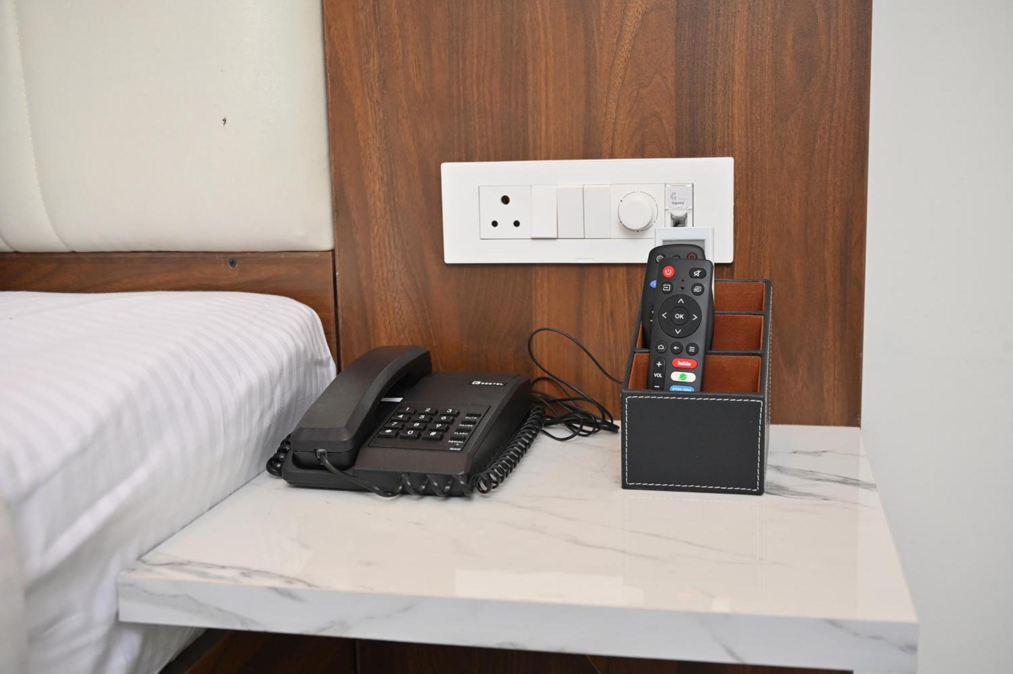 Hotel Shri Devi Comforts Inn Bhatkal Exterior photo