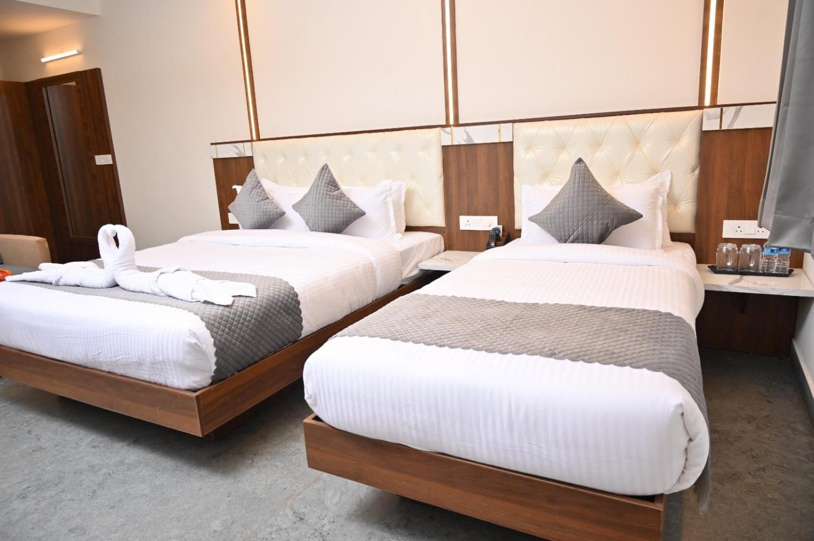 Hotel Shri Devi Comforts Inn Bhatkal Exterior photo